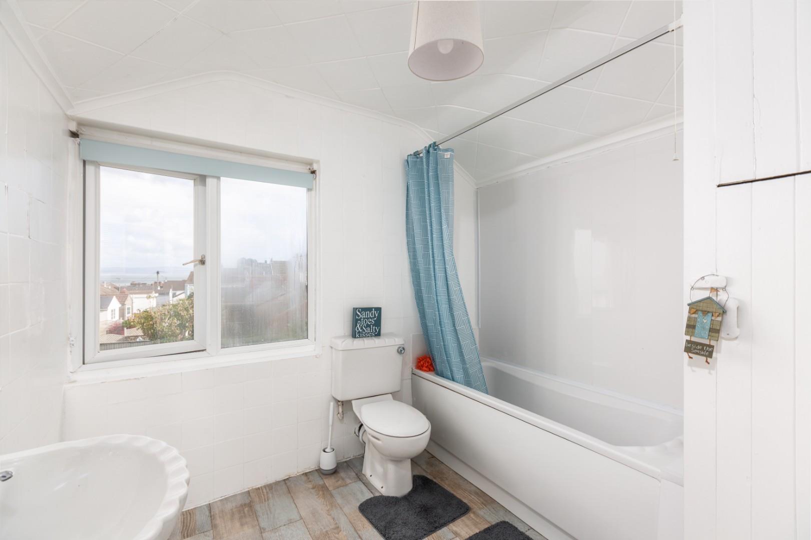 Woodville Road, Mumbles, Swansea, SA3 4AE